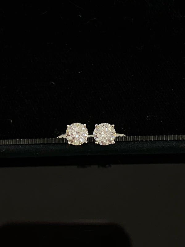 Classic Round Diamond Stud Earrings | 0.5ct to 2ct | DEF VS-VVS | Dulci Diamond